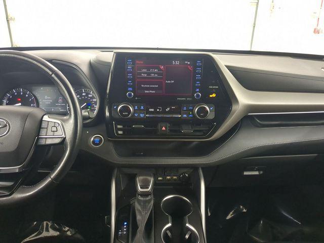 used 2021 Toyota Highlander car, priced at $30,911