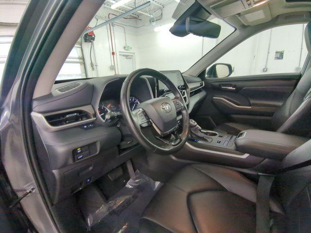 used 2021 Toyota Highlander car, priced at $30,911