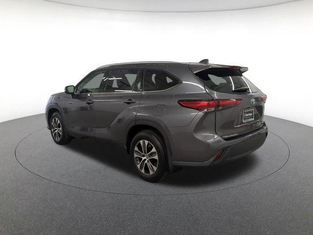 used 2021 Toyota Highlander car, priced at $30,911