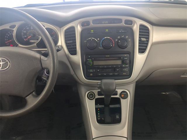 used 2005 Toyota Highlander car, priced at $10,911