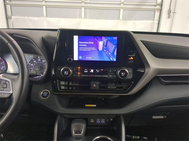 used 2024 Toyota Highlander car, priced at $39,911