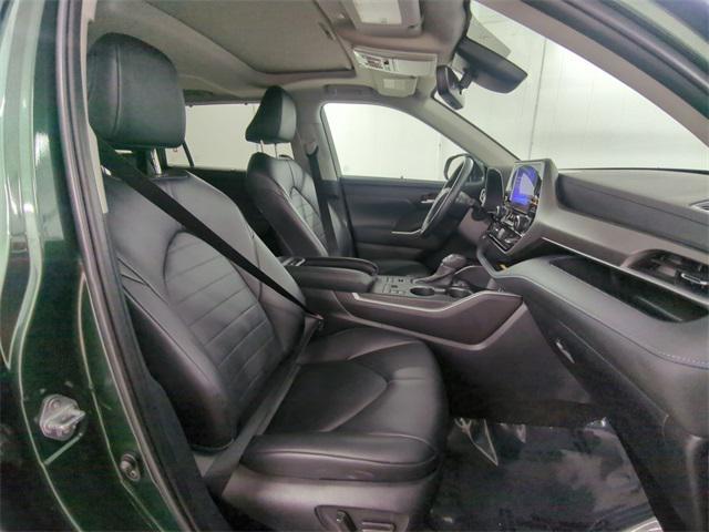 used 2024 Toyota Highlander car, priced at $39,911