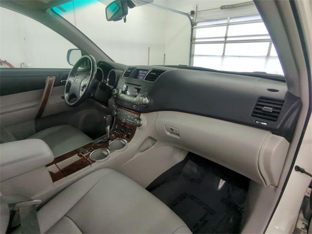 used 2011 Toyota Highlander car, priced at $14,000