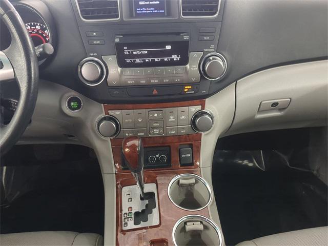 used 2011 Toyota Highlander car, priced at $14,000