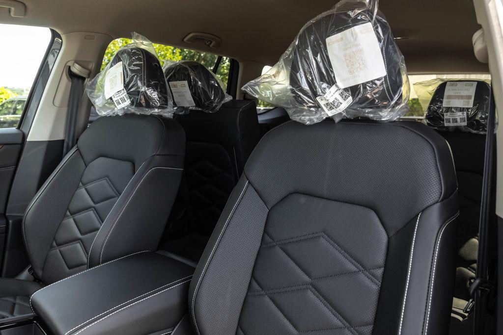 new 2026 Volkswagen Atlas car, priced at $47,427