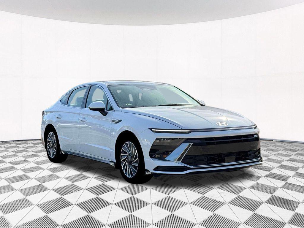 new 2026 Hyundai Sonata Hybrid car, priced at $32,500
