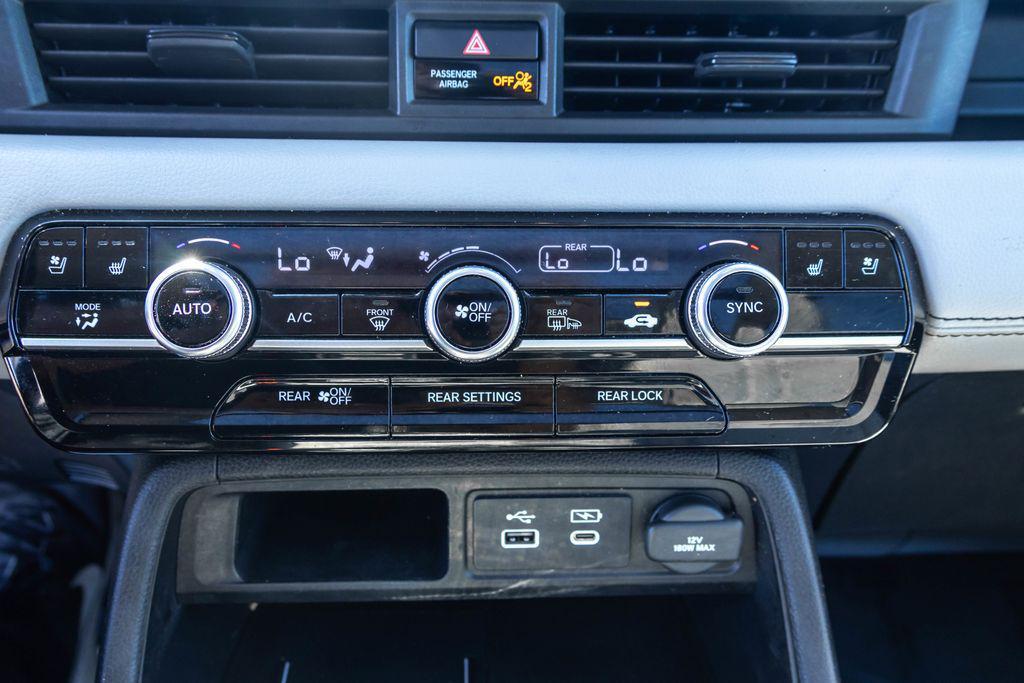 used 2023 Honda Pilot car, priced at $37,979