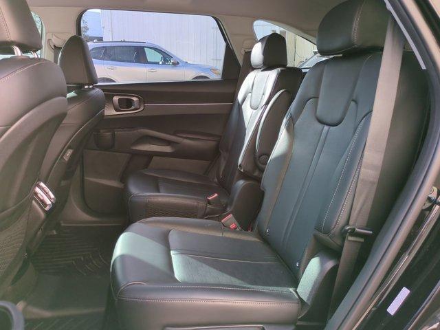 used 2025 Kia Sorento Hybrid car, priced at $32,100