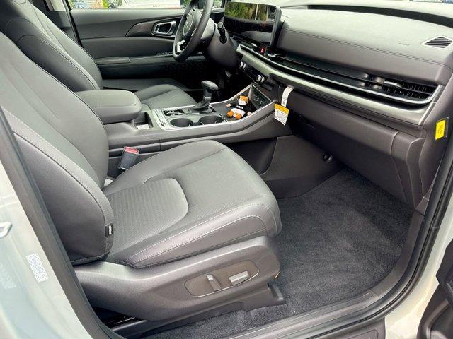 new 2025 Kia Carnival car, priced at $48,602