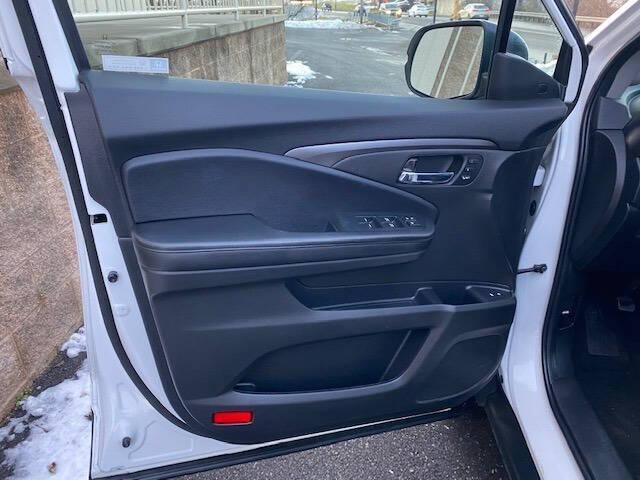 used 2022 Honda Pilot car, priced at $31,900