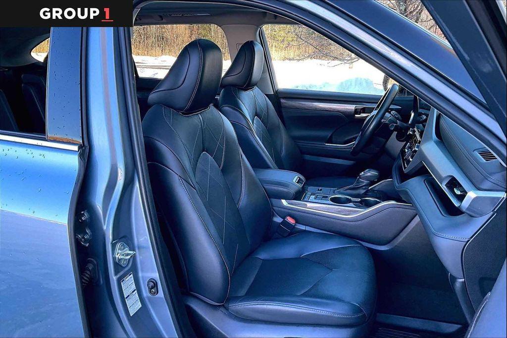 used 2022 Toyota Highlander Hybrid car, priced at $37,991
