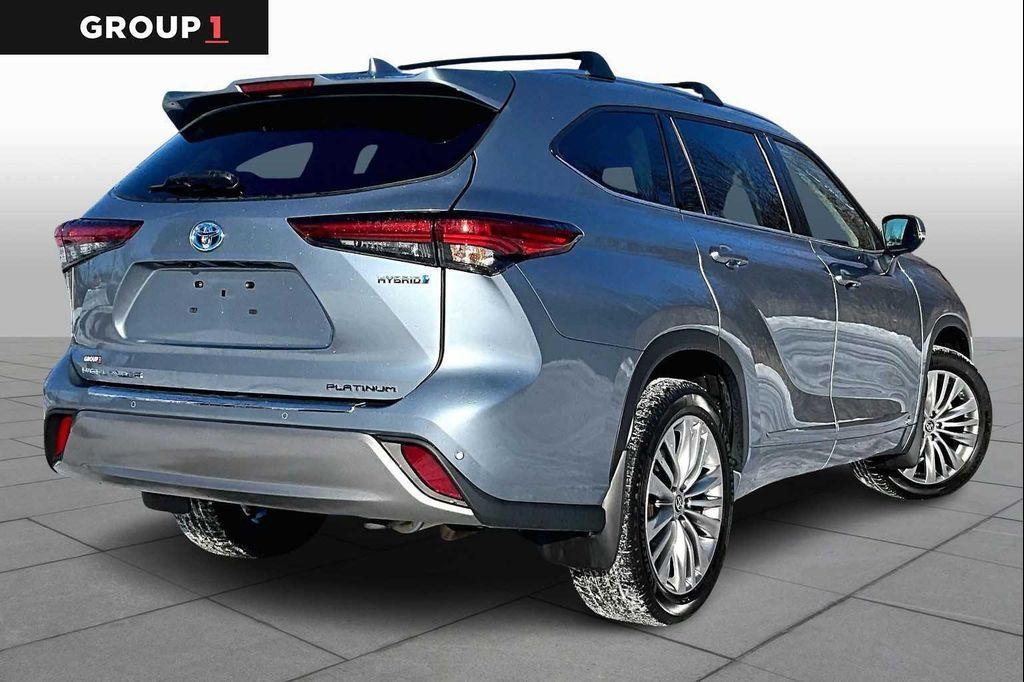 used 2022 Toyota Highlander Hybrid car, priced at $37,991
