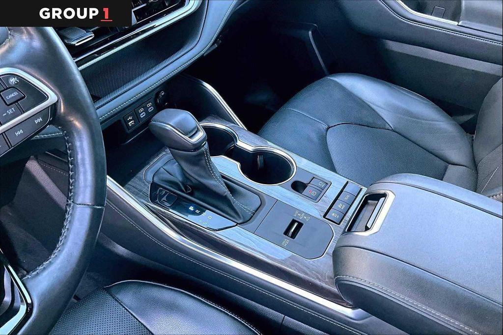 used 2022 Toyota Highlander Hybrid car, priced at $37,991