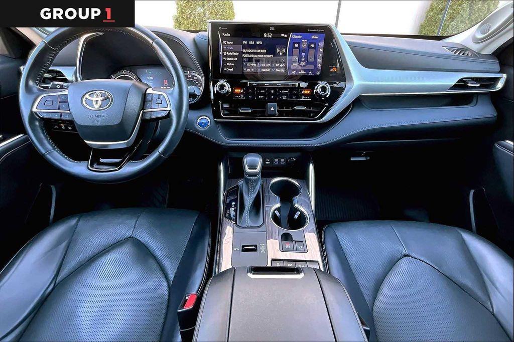 used 2022 Toyota Highlander Hybrid car, priced at $37,991