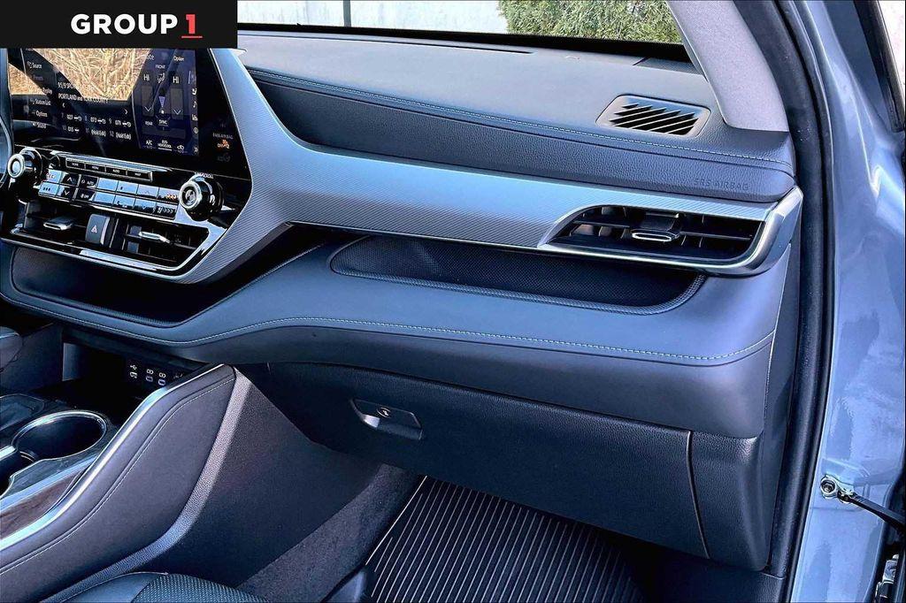 used 2022 Toyota Highlander Hybrid car, priced at $37,991