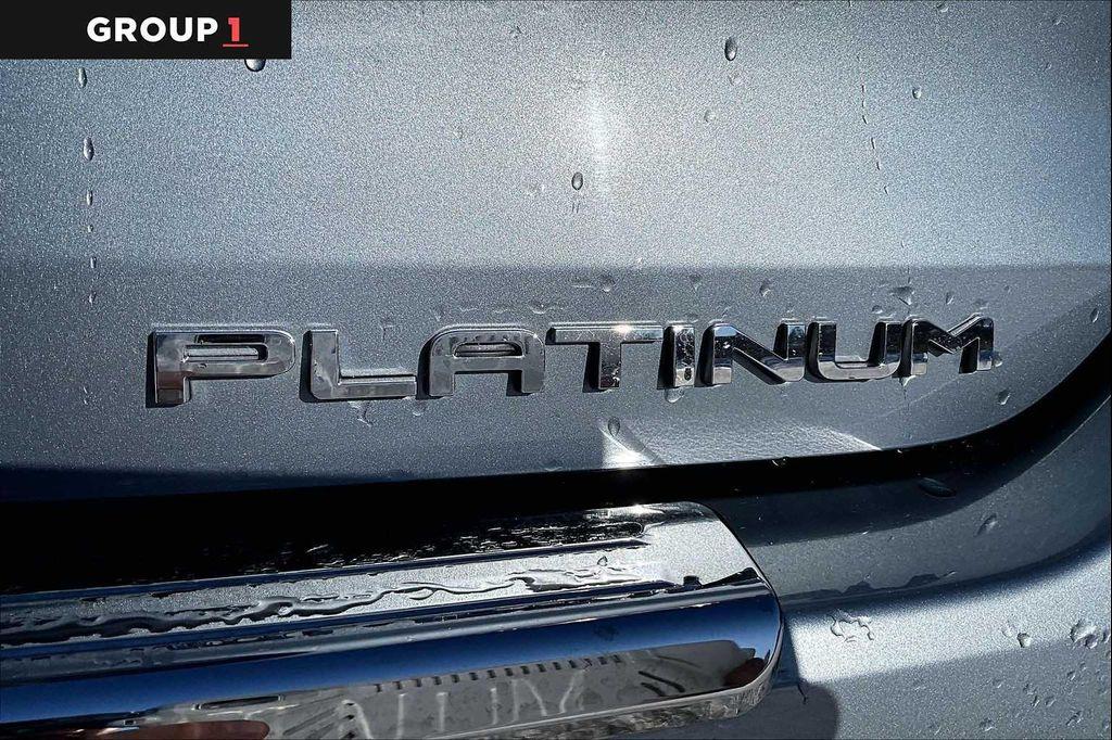 used 2022 Toyota Highlander Hybrid car, priced at $37,991