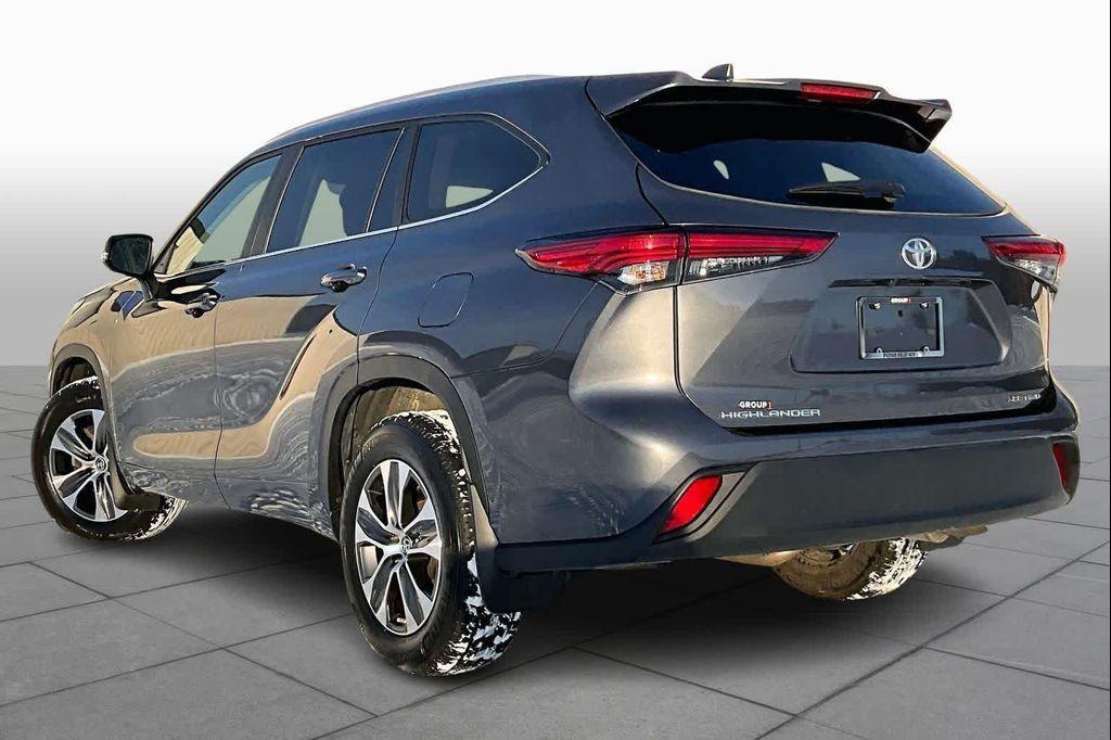 used 2023 Toyota Highlander car, priced at $36,591