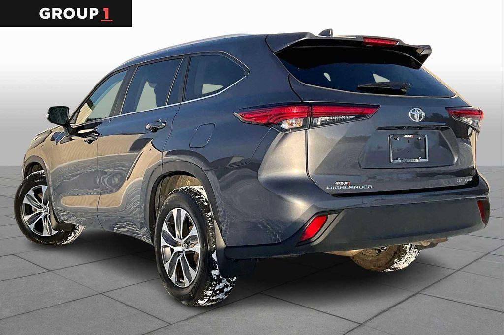 used 2023 Toyota Highlander car, priced at $36,591