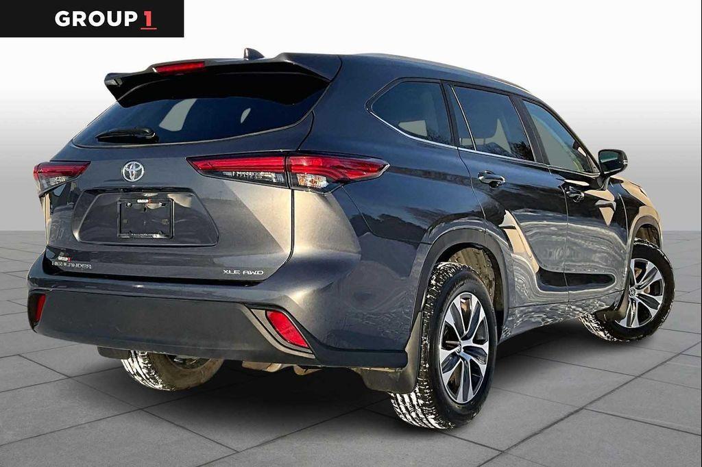 used 2023 Toyota Highlander car, priced at $36,591