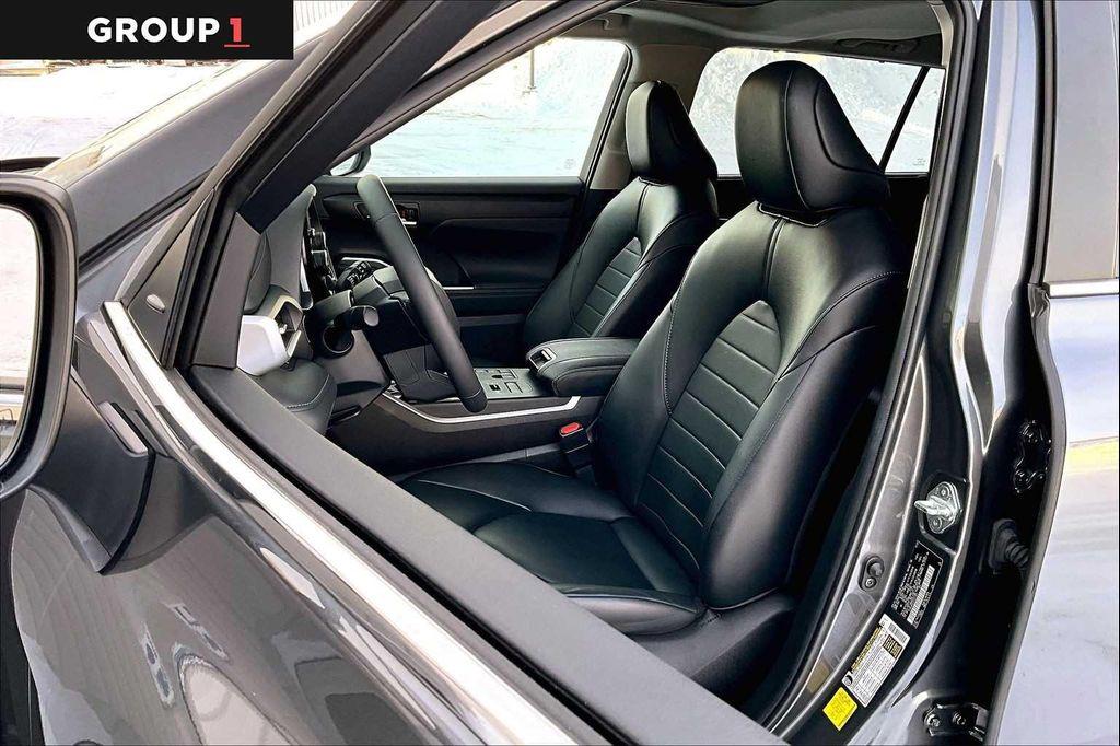 used 2023 Toyota Highlander car, priced at $36,591