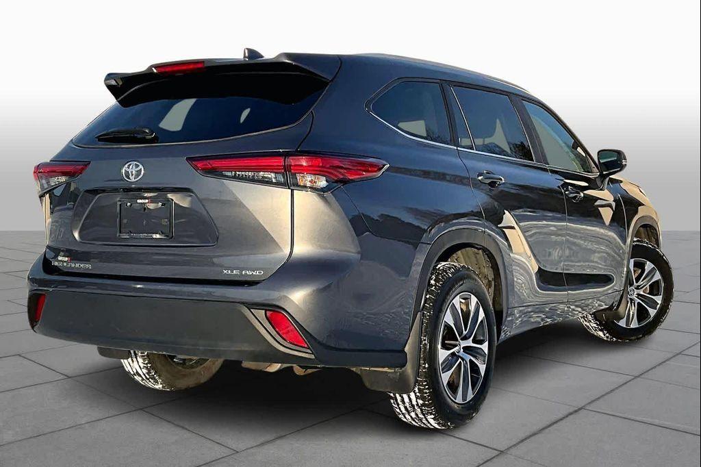 used 2023 Toyota Highlander car, priced at $36,591