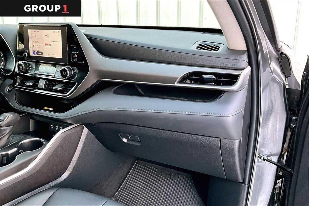 used 2023 Toyota Highlander car, priced at $36,591