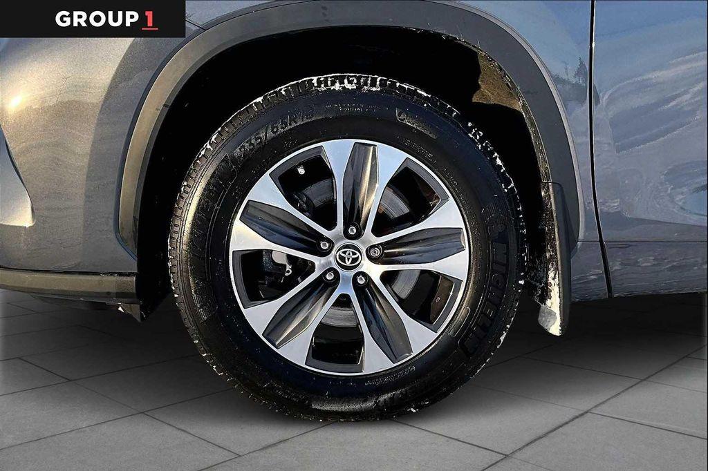 used 2023 Toyota Highlander car, priced at $36,591