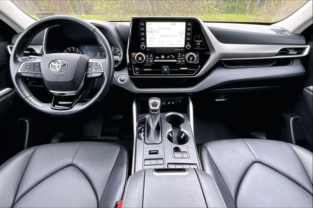 used 2021 Toyota Highlander car, priced at $36,429