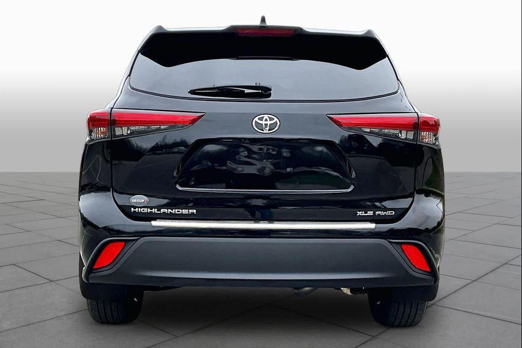 used 2021 Toyota Highlander car, priced at $36,429