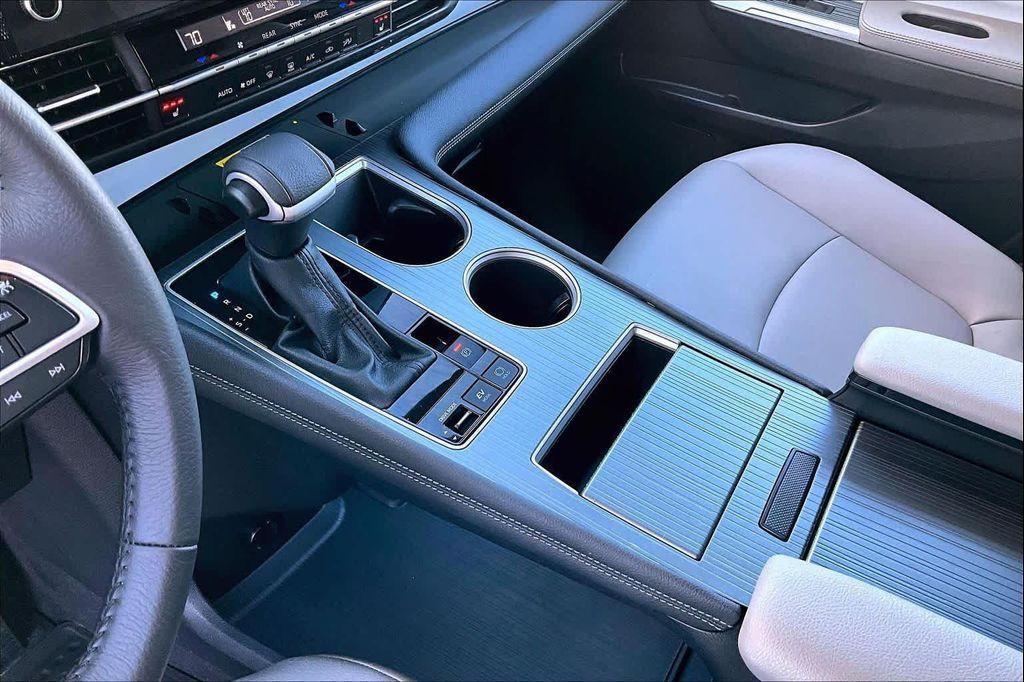 used 2025 Toyota Sienna car, priced at $45,502