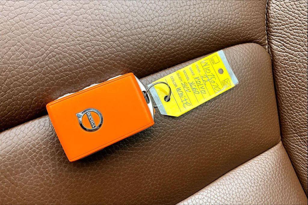 used 2022 Volvo XC60 car, priced at $29,991