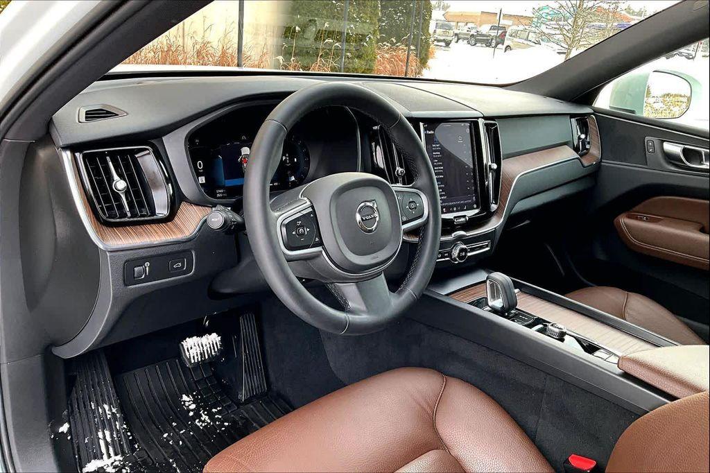 used 2022 Volvo XC60 car, priced at $29,991