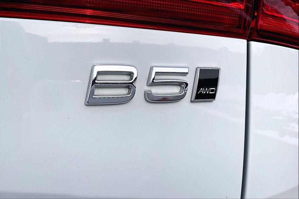 used 2022 Volvo XC60 car, priced at $29,991