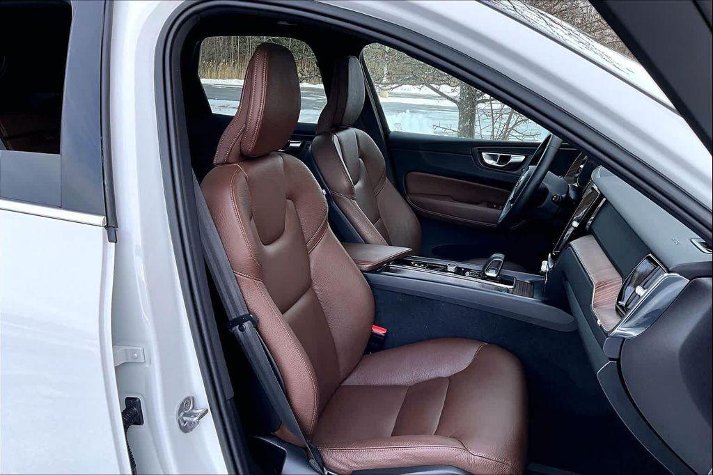 used 2022 Volvo XC60 car, priced at $29,991