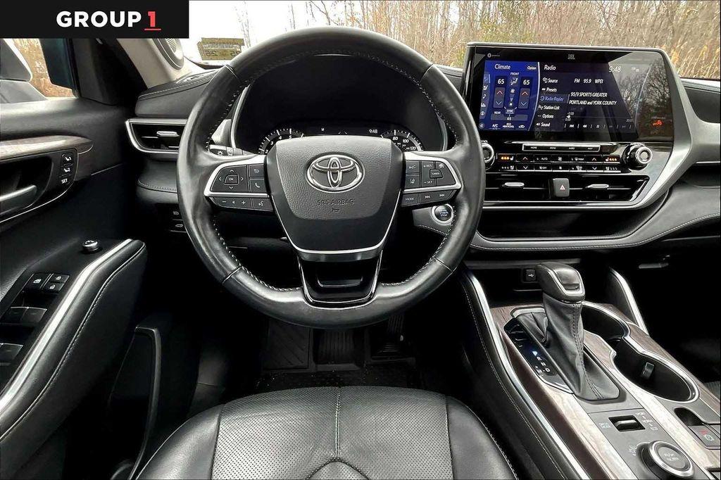 used 2021 Toyota Highlander car, priced at $40,649