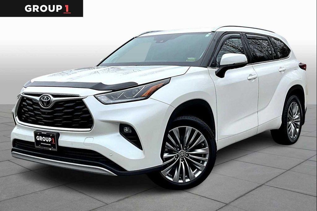 used 2021 Toyota Highlander car, priced at $40,649