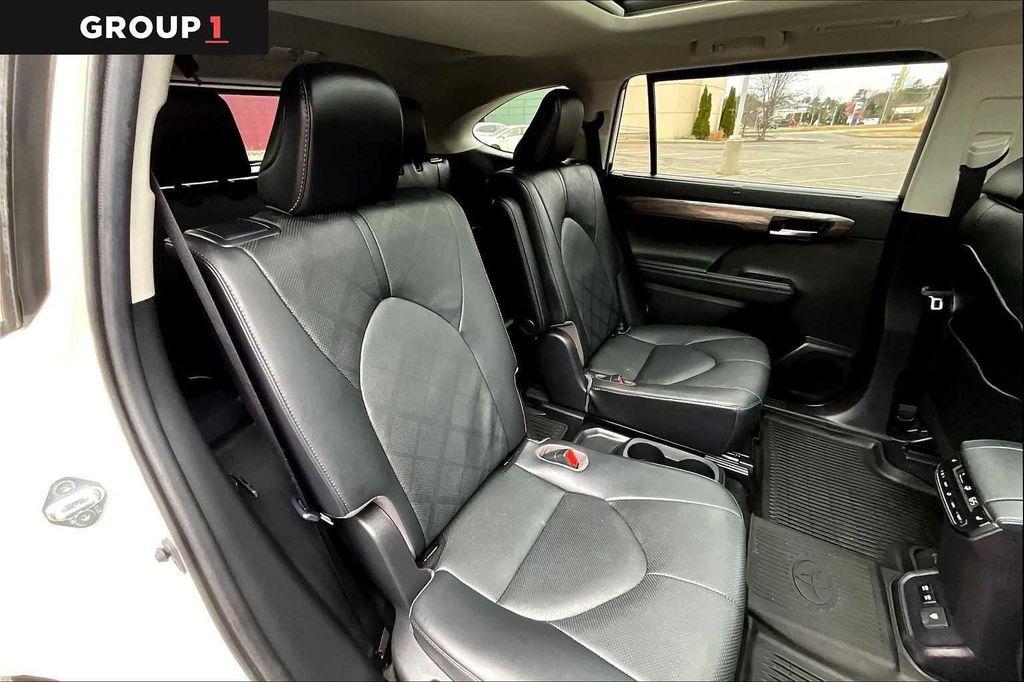 used 2021 Toyota Highlander car, priced at $40,649