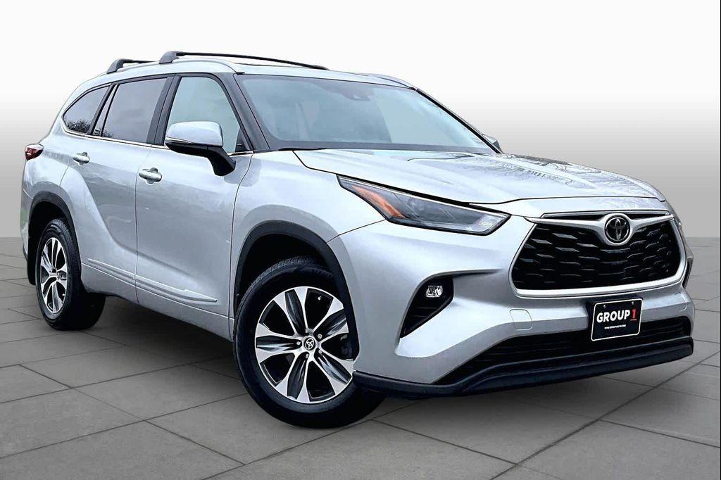 used 2023 Toyota Highlander car, priced at $38,475