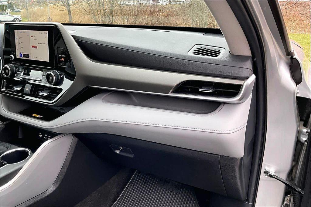 used 2023 Toyota Highlander car, priced at $38,475
