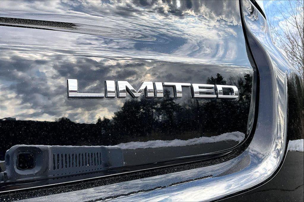 used 2025 Jeep Compass car, priced at $29,991