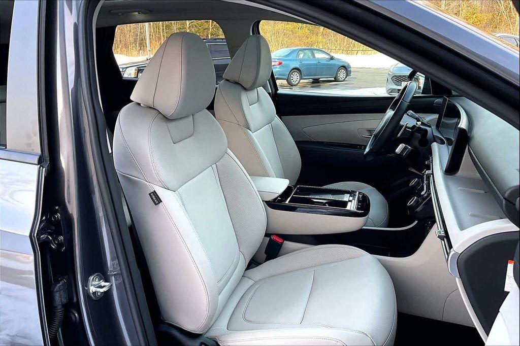 used 2025 Hyundai TUCSON Hybrid car, priced at $29,991