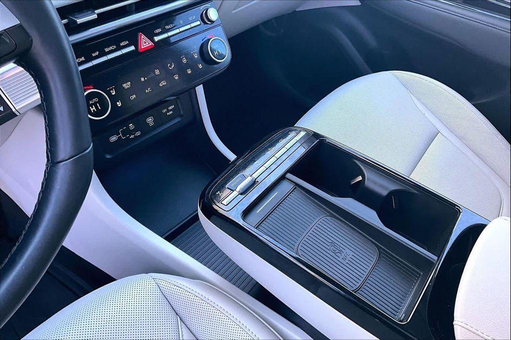 used 2025 Hyundai TUCSON Hybrid car, priced at $32,991