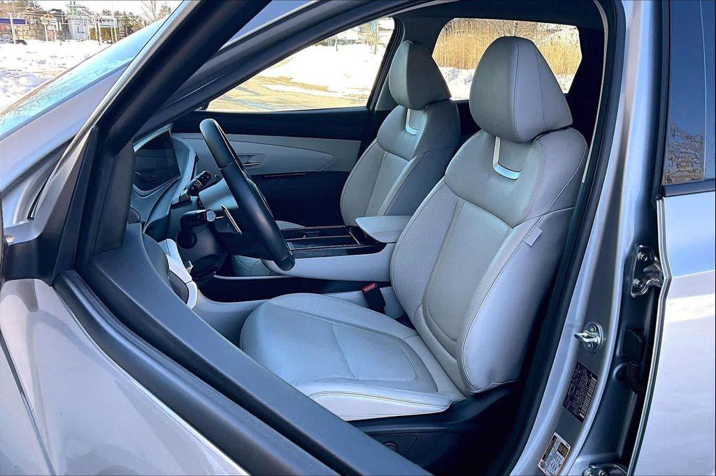 used 2025 Hyundai TUCSON Hybrid car, priced at $32,991