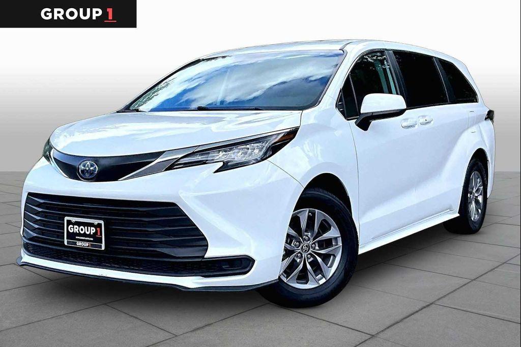 used 2023 Toyota Sienna car, priced at $38,036