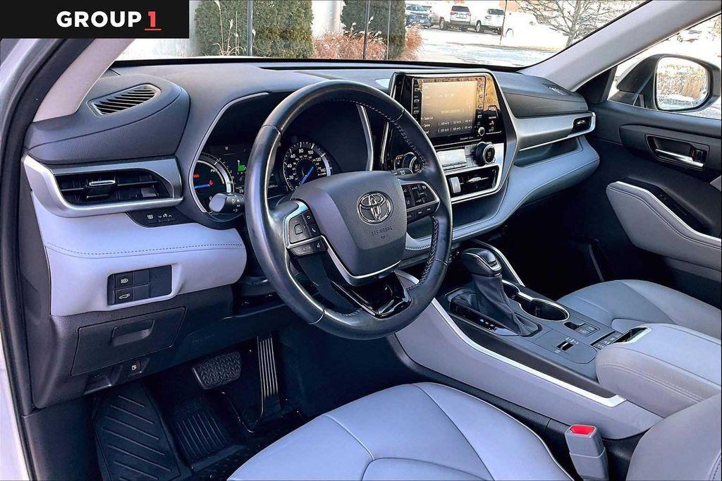 used 2021 Toyota Highlander Hybrid car, priced at $34,491