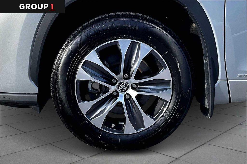 used 2021 Toyota Highlander Hybrid car, priced at $34,491
