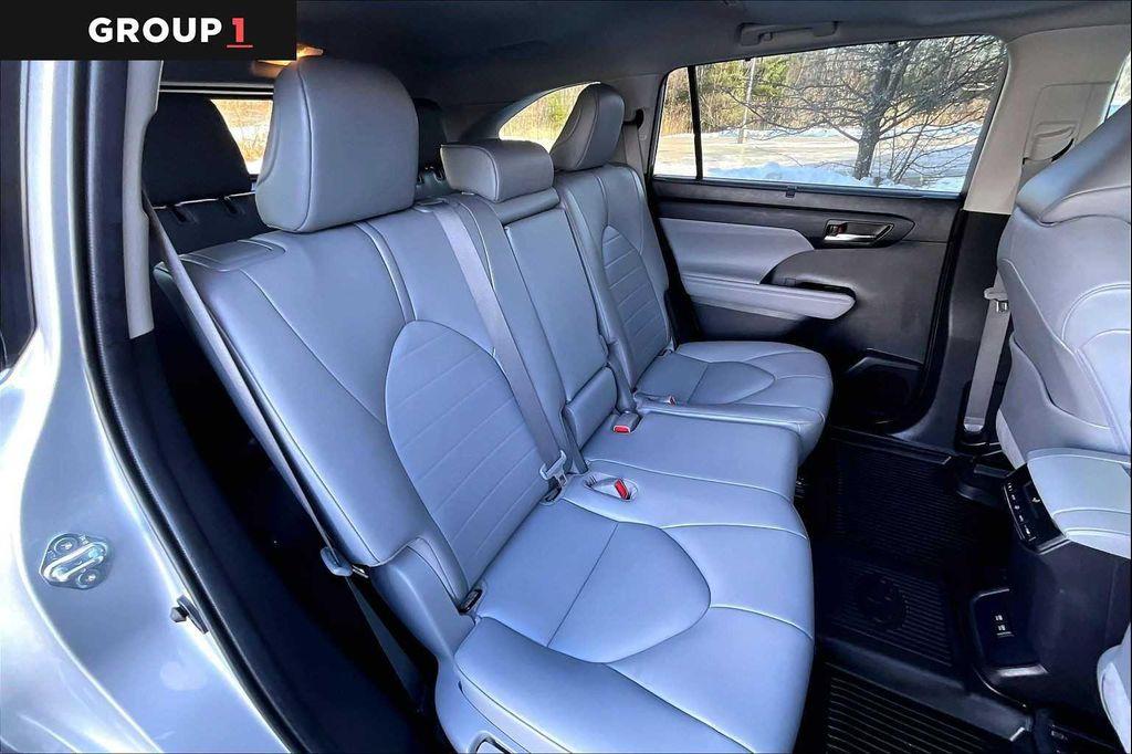 used 2021 Toyota Highlander Hybrid car, priced at $34,491