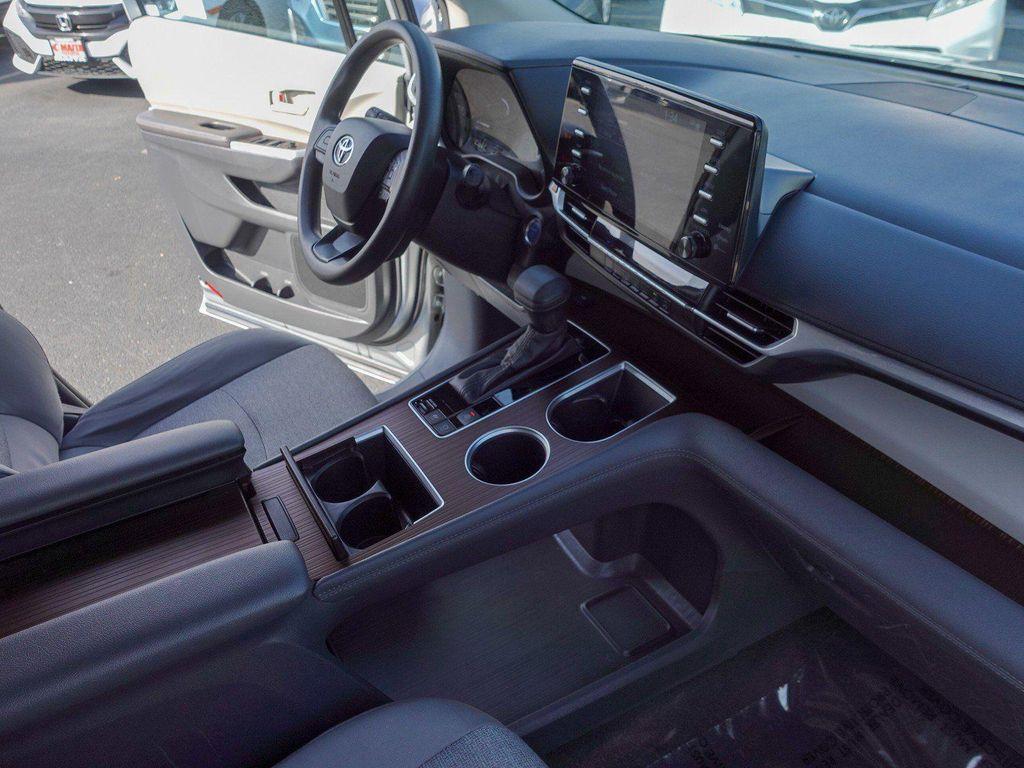 used 2024 Toyota Sienna car, priced at $35,986