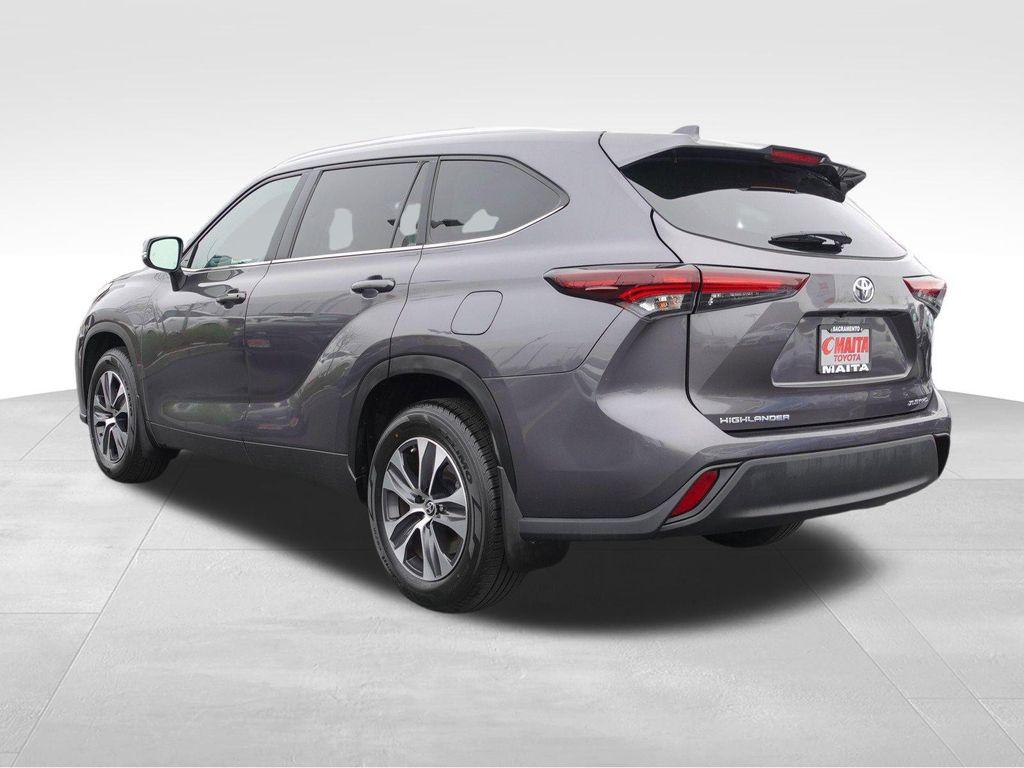 used 2024 Toyota Highlander car, priced at $35,986