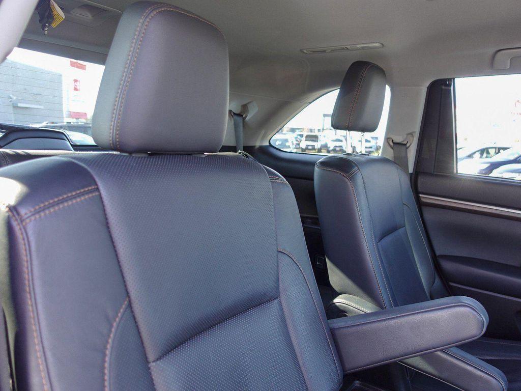 used 2014 Toyota Highlander car, priced at $19,986
